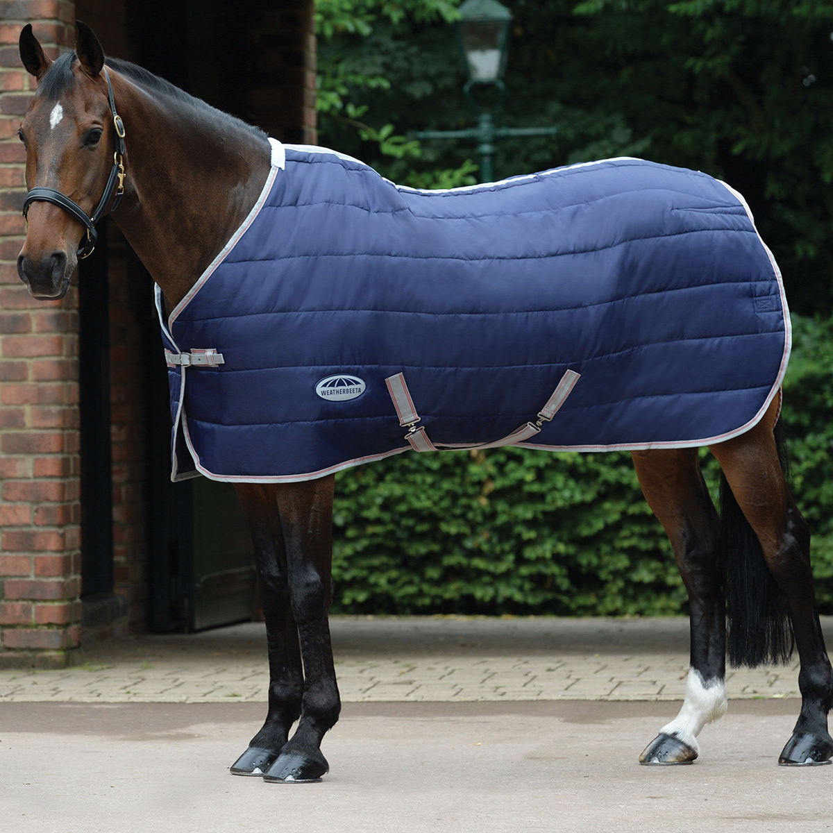 Staldeken Weatherbeeta Comfitec 210d Channel 110gr Donkerblauw-zilver, 130 CM in donkerblauw/zilver