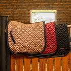 Zadeldek N BRANDS X Epplejeck Stella Dressuur AOP Beige